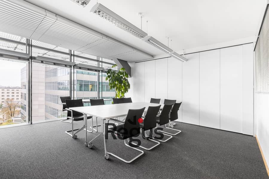 6 Regus KuDamm 504 BERLIN Germany Large Meeting Room. jpg