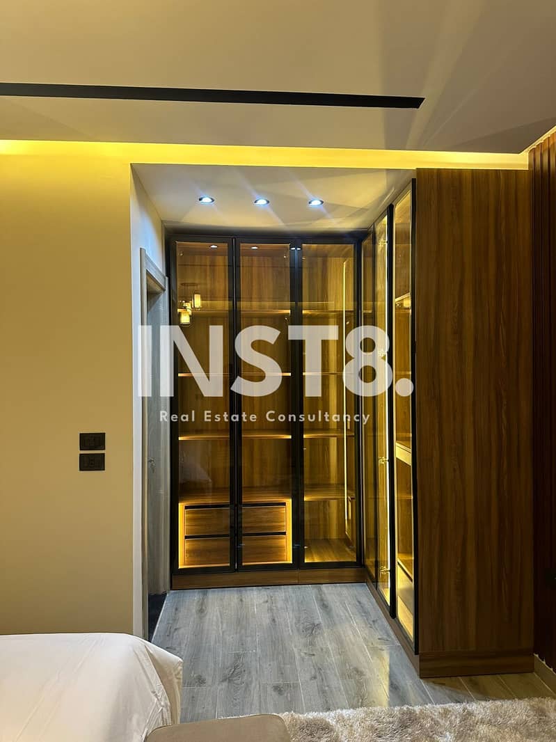 4 464b4aa2-8c78-4617-9e44-5efb3ade6a8a. jpeg