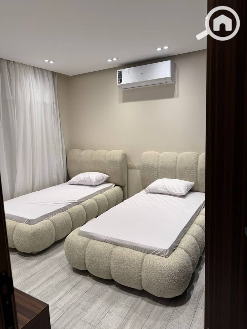 4 b6782fbe-ae25-4b3a-b7f2-29452e9d7bb6. jpeg