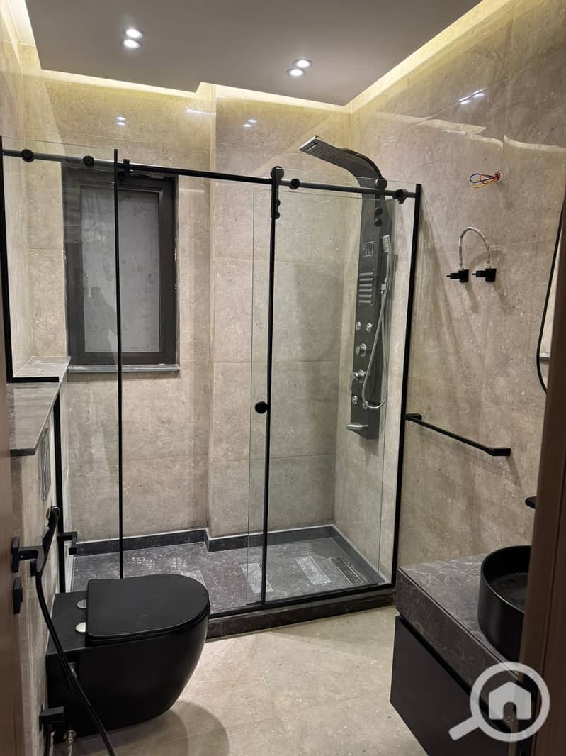 12 ab7853a6-ba85-44d9-8bde-e89e5e377c43. jpeg