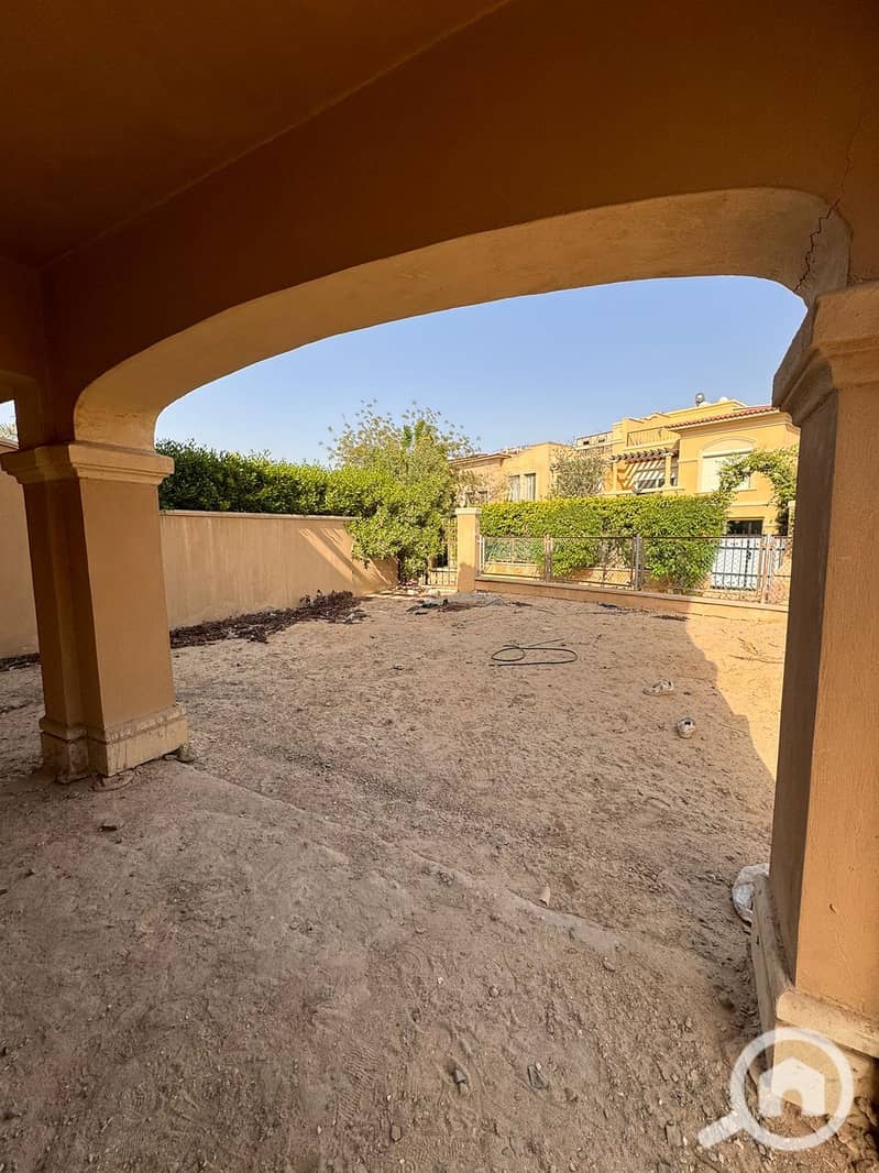 9 eb356067-3723-4164-8c70-9e2f09b15055. jpg