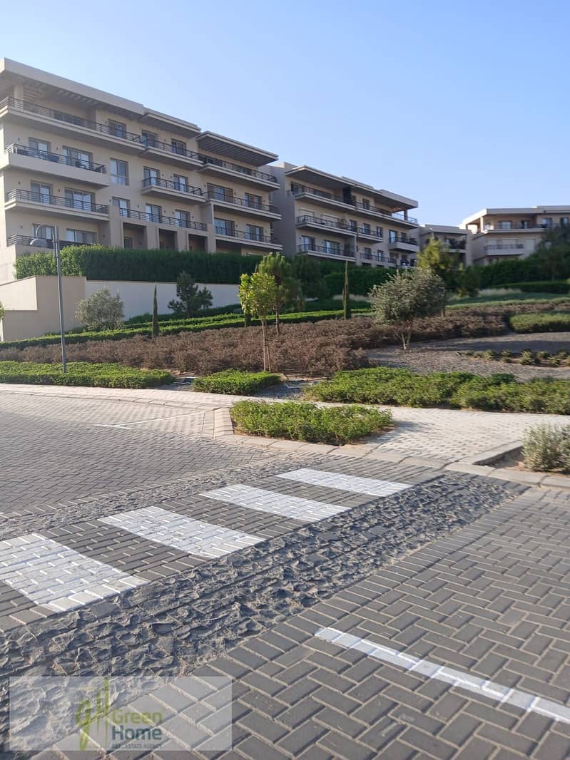 4 66a27bcb-bfe3-48a5-a9bc-2aa7b7b0e908. jpg