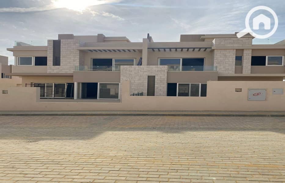 5 48111a03-cf4b-446e-9904-a76e3b11a40f. jpg