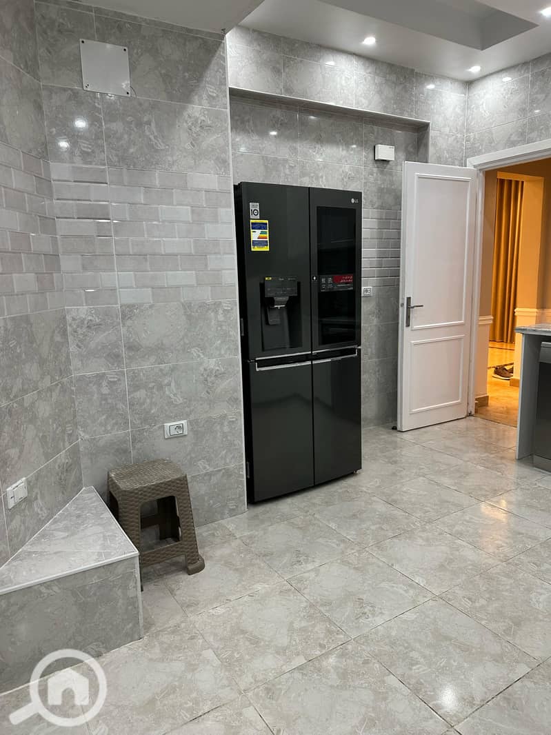 28 a9a6c190-eafc-4862-a68f-3de1af288b78. jpg