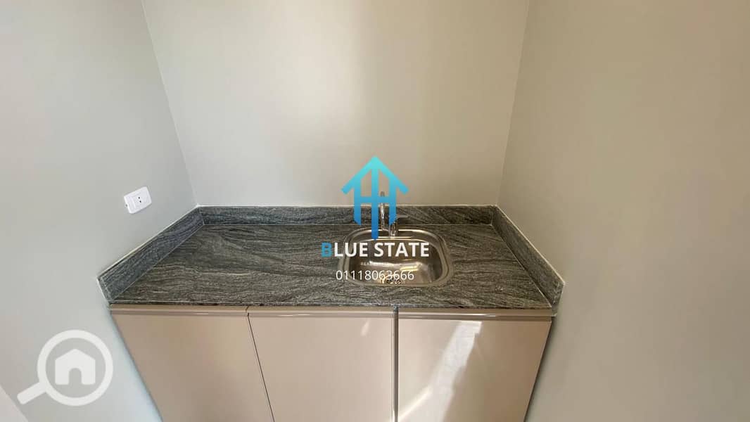 7 01118063666 (72). png