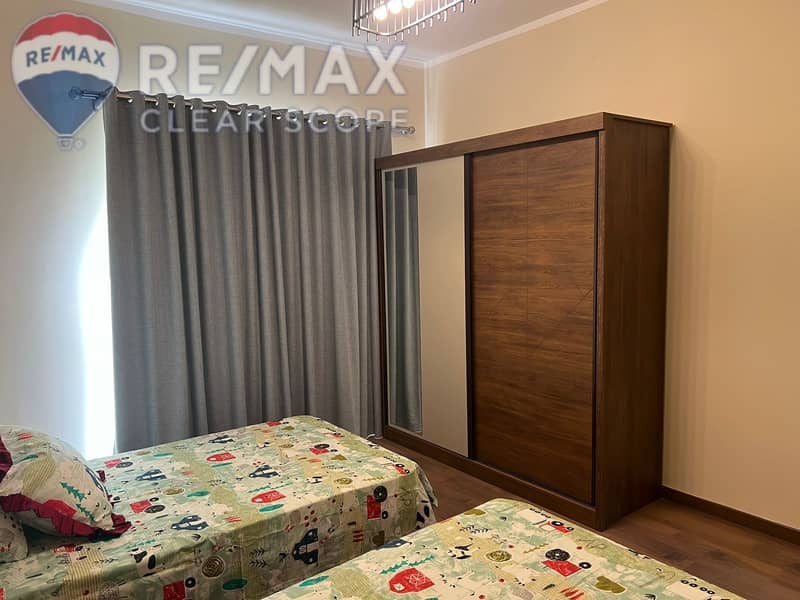 28 11439bce-df48-4647-8dfc-824af2ea5013. jpg