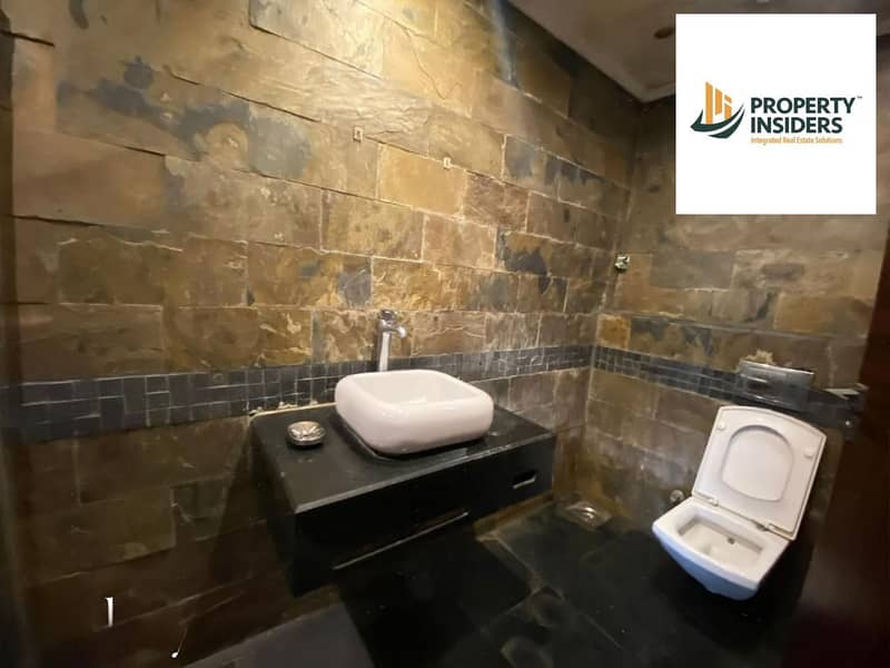 8 56d52ec5-ea67-43b4-900b-a47bd0301b35. jpg