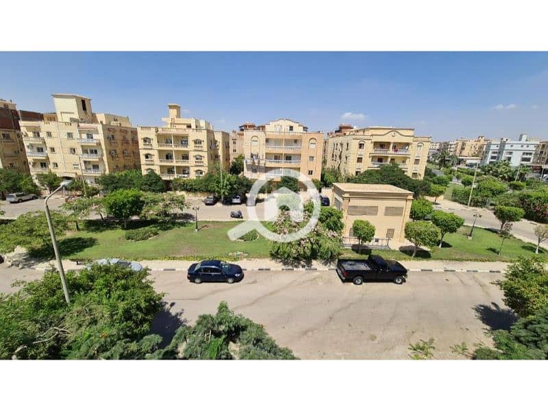 6 Beverly Hills 1. jpg