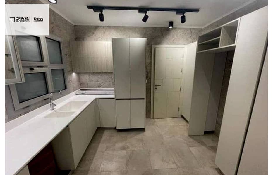 6 Ieek5IbwTlVTqmJUvbaLr7BN134VvPSnxXbEOzDa. jpg