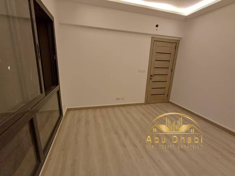 4 11f2bed2-2199-4c15-a9a0-6d474c1dce56. jpg