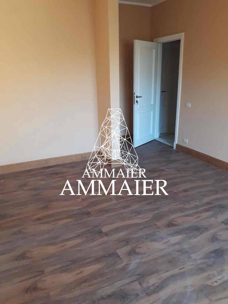 4 30e15c72-0e57-46ff-ae21-7cd57dc063eb. jpg