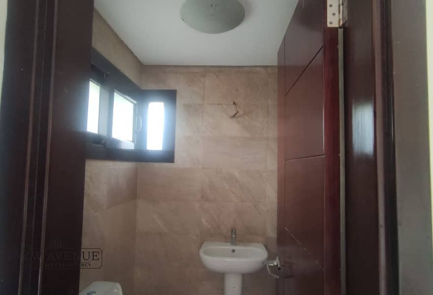 9 93558279-8c13-4186-97ca-7ad7b4c43491. jpg