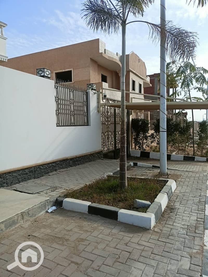 9 6079a196-0a51-4336-8815-49bc0e7fa95a. jpeg