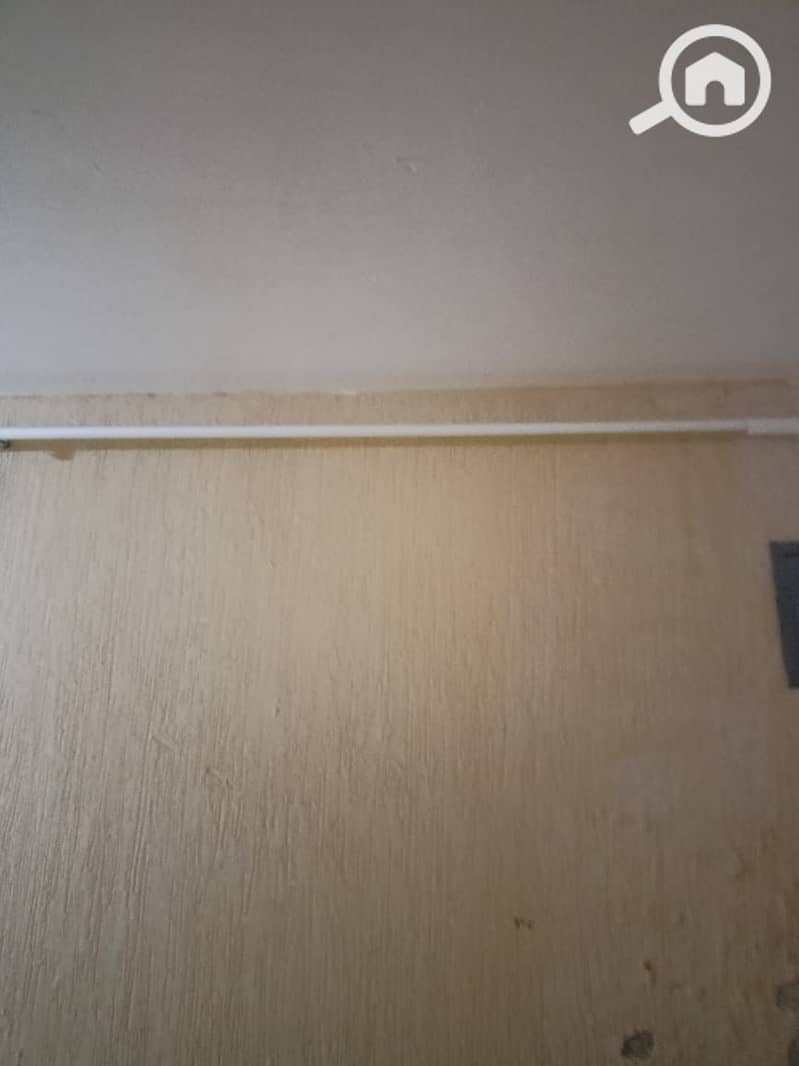 12 b8d85c7f-4358-4c96-a011-b35844e6c3c7. jpeg