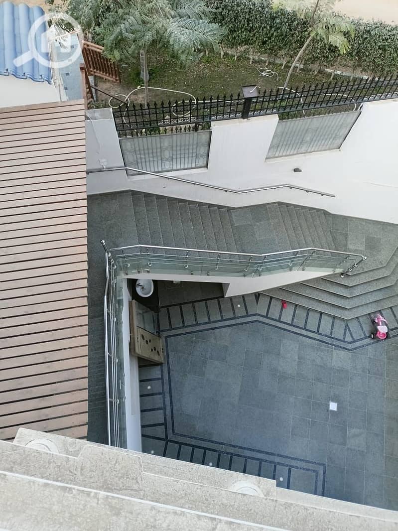 13 d789b9de-b90b-4ca6-8b8a-6b9c1d7ceeae. jpeg