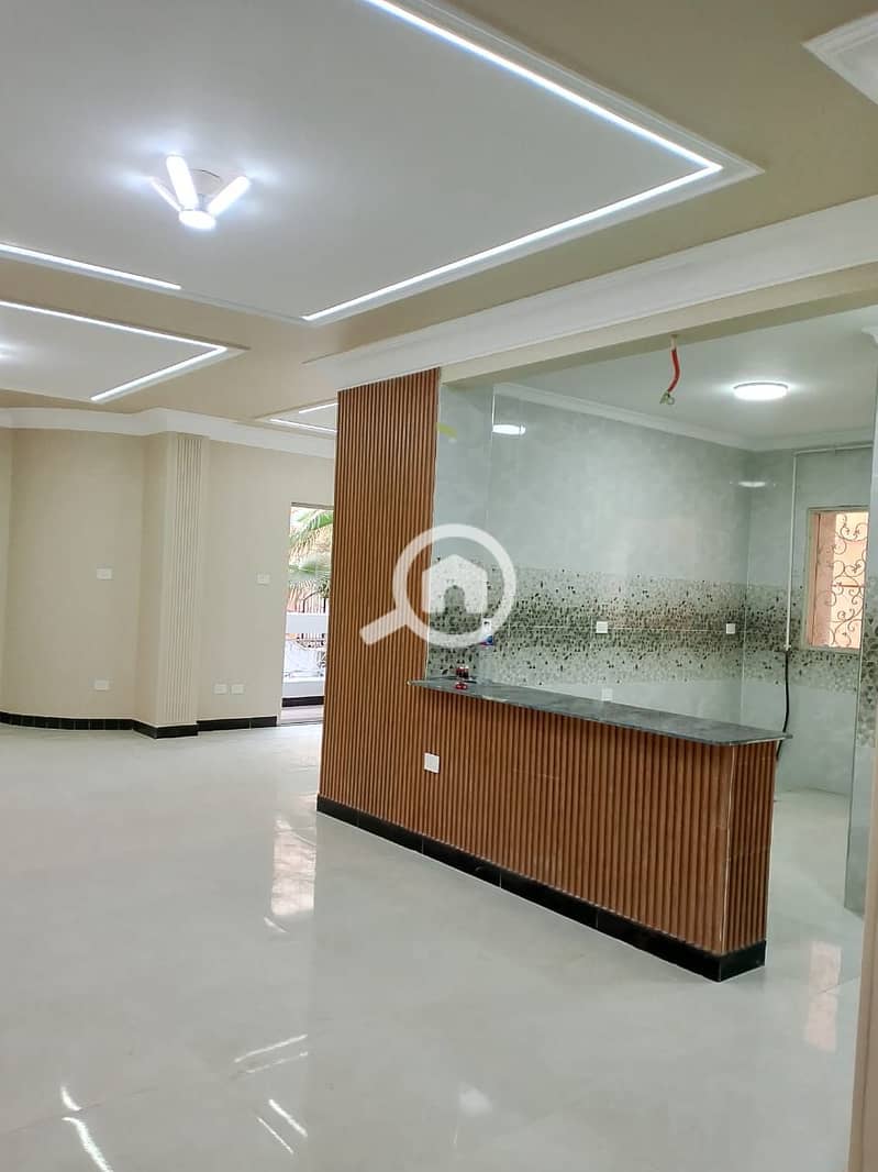 10 4e4a40d5-fe09-43a1-896f-ebf4ce12fdb0. jpg