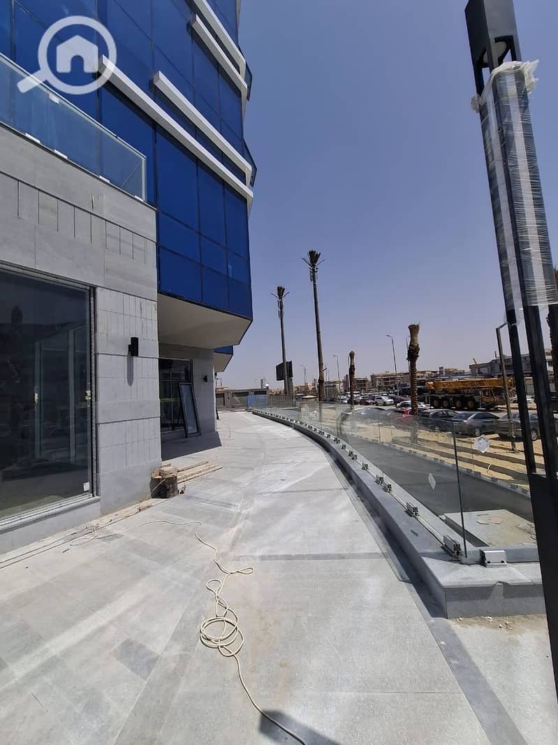 2 8db9114b-e201-4922-943a-7e0bbffccd95. jpeg