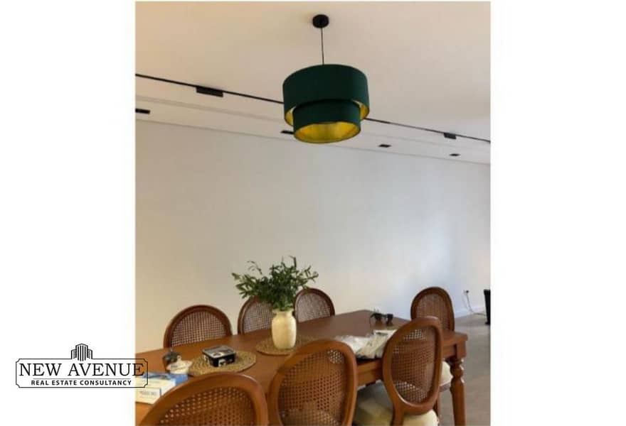 5 8ec27684-ad36-452f-acde-0cc655d10e9f. jpg