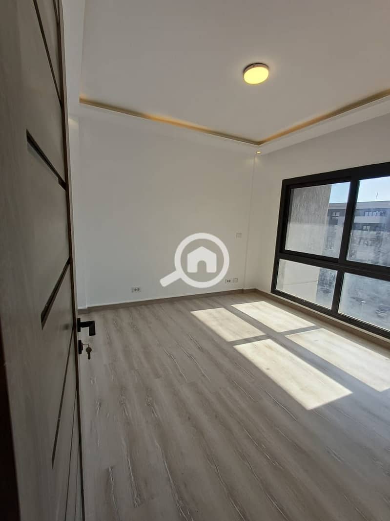 3 f986cbe7-9afe-44f6-a4fe-1fbebb7e141d. jfif. jpg