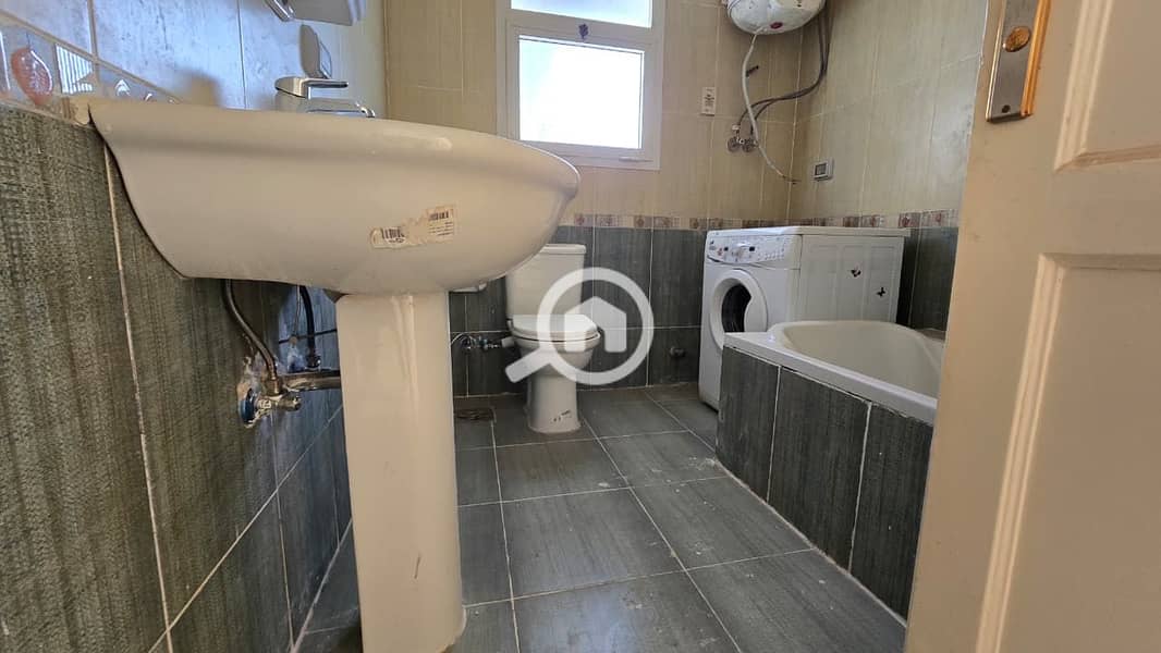 9 efebe808-49f9-456c-a3dd-2cfc809adb7d. jpg