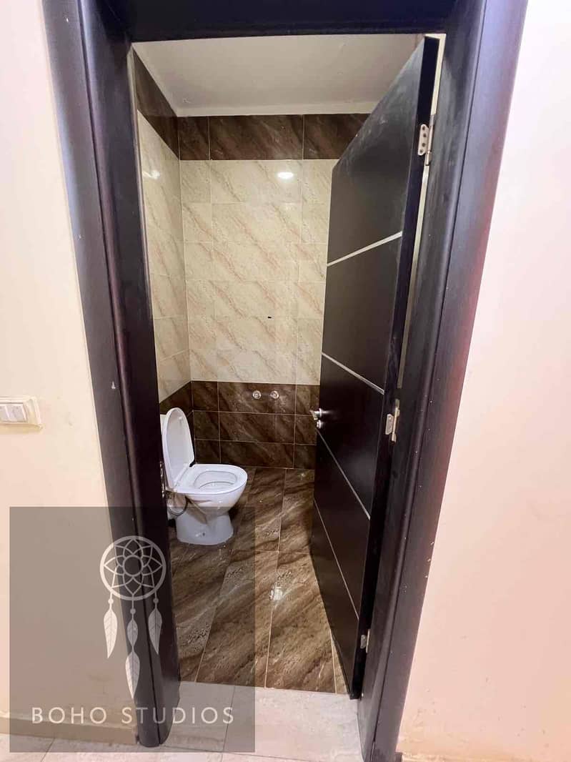 9 975b03c9-7b33-4c7c-86b0-5a259dac7566. jpg