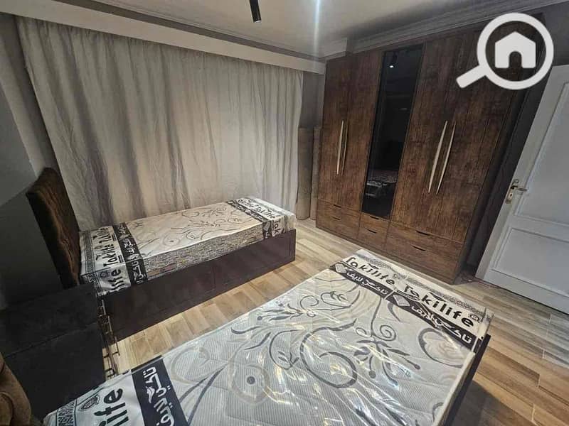 7 8e404c4c-5414-4823-ab4a-16349e318b51. jpg