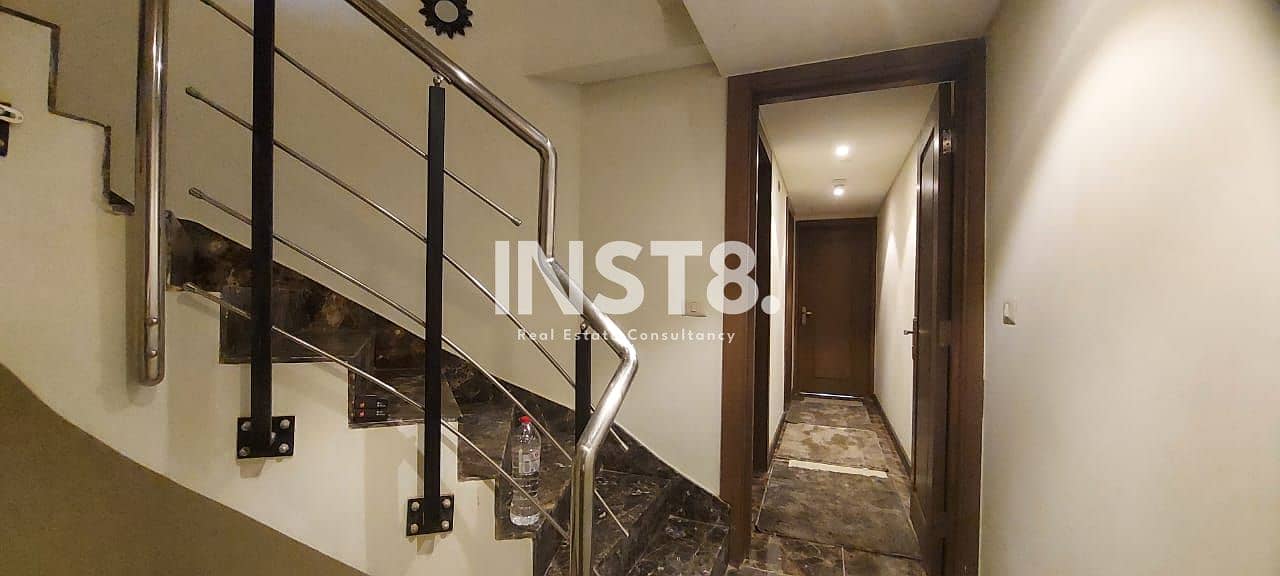 2 70eec2eb-4932-4e38-a41f-13b196c554db. jpeg