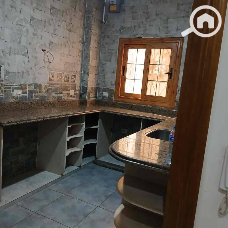 3 d8b1b1e0-5150-4849-a9b8-45fd3da37998. jpg