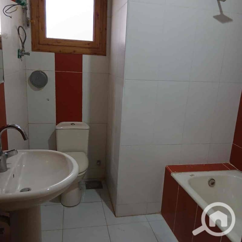 12 edc1a940-0a47-4072-a0d1-69cbccf47b82. jpg