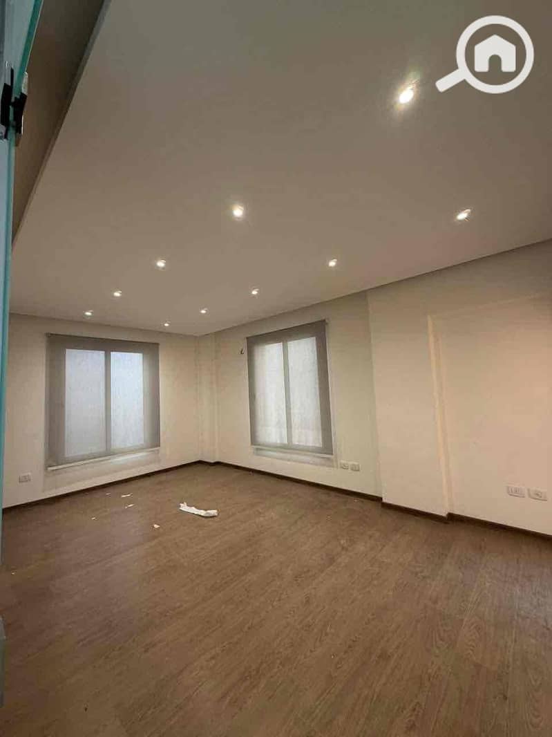 2 11a02f0b-4312-4342-a225-6a39db5ac03b. jpg