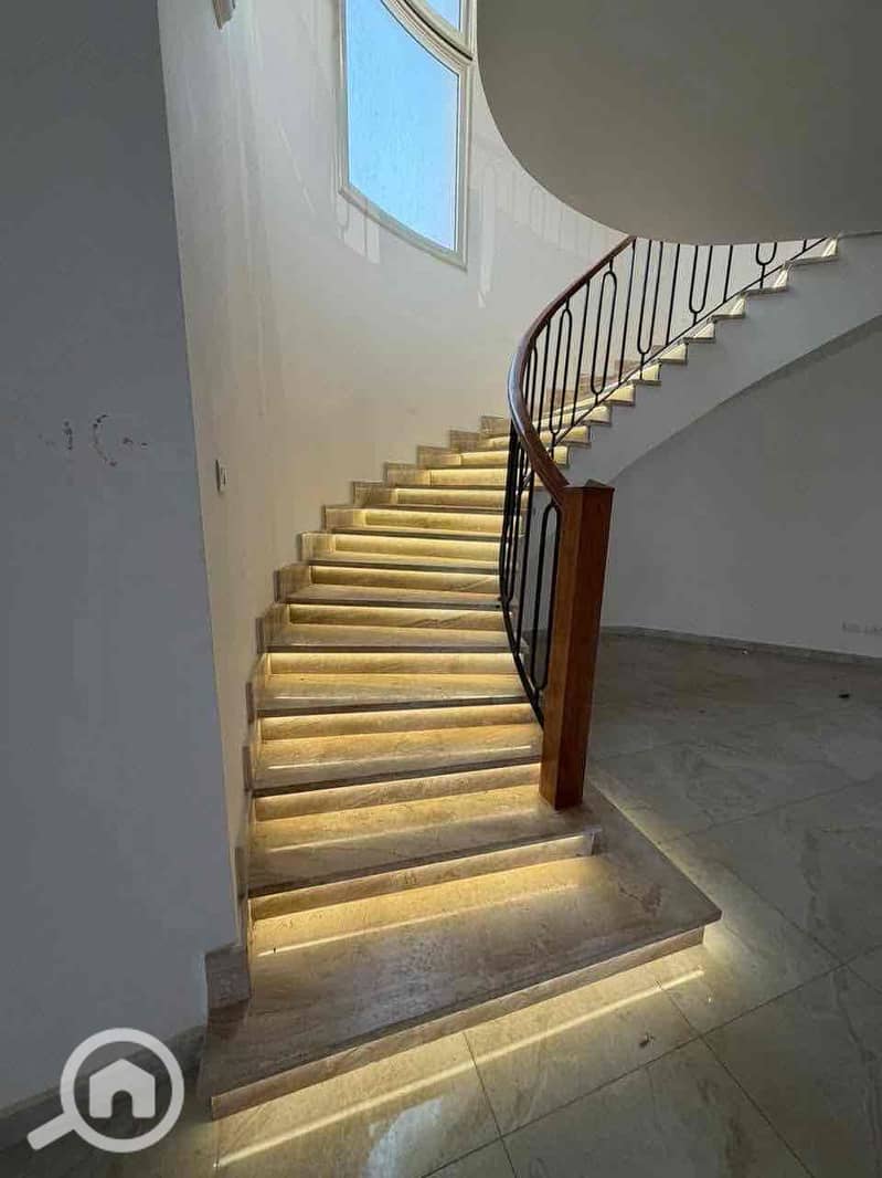 4 098734c6-fadf-434f-b832-e90f6cdd6234. jpg