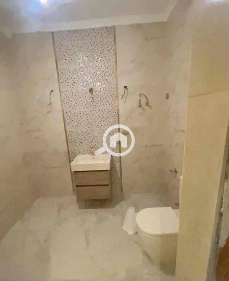 3 b0a614fc-7c0c-414a-b14e-e327d8c55e17. jpg