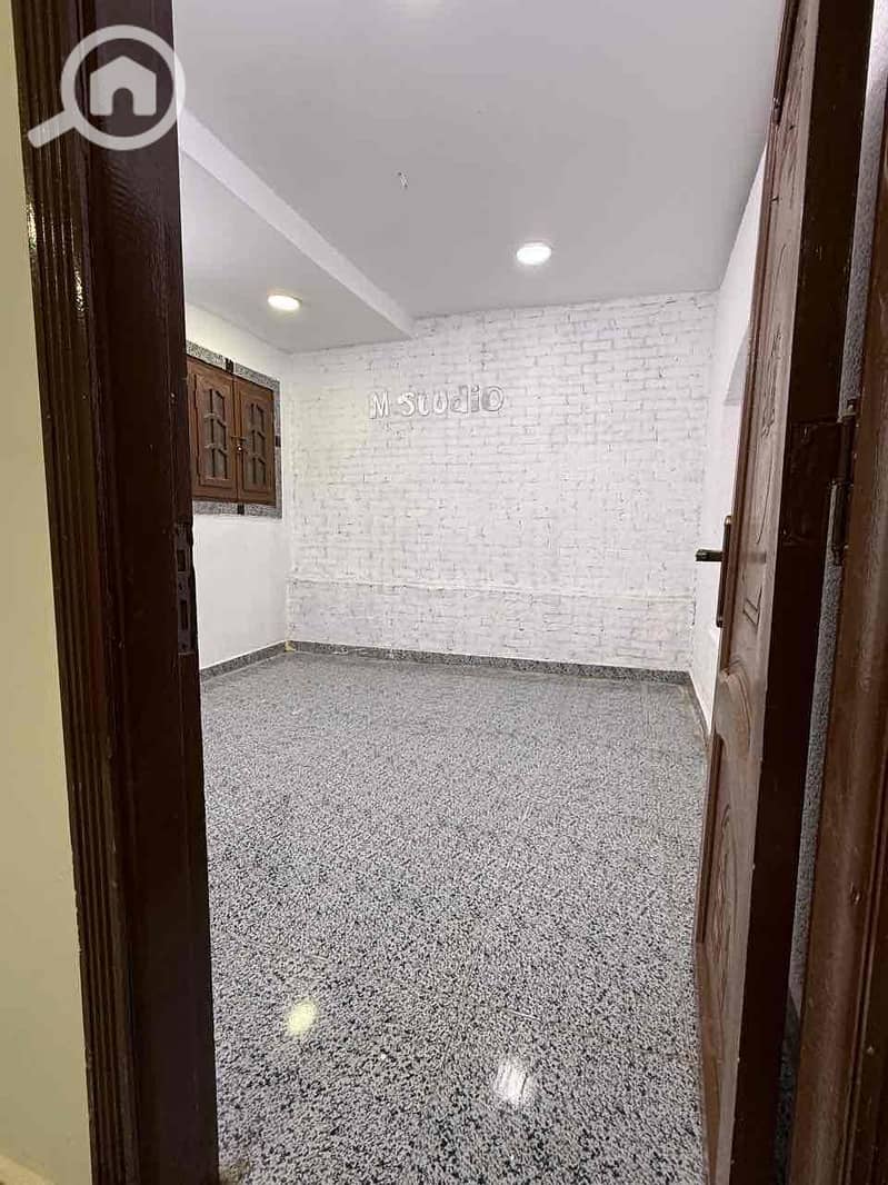 17 ae034b09-3689-4fc0-a949-b504272a6f28. jpg