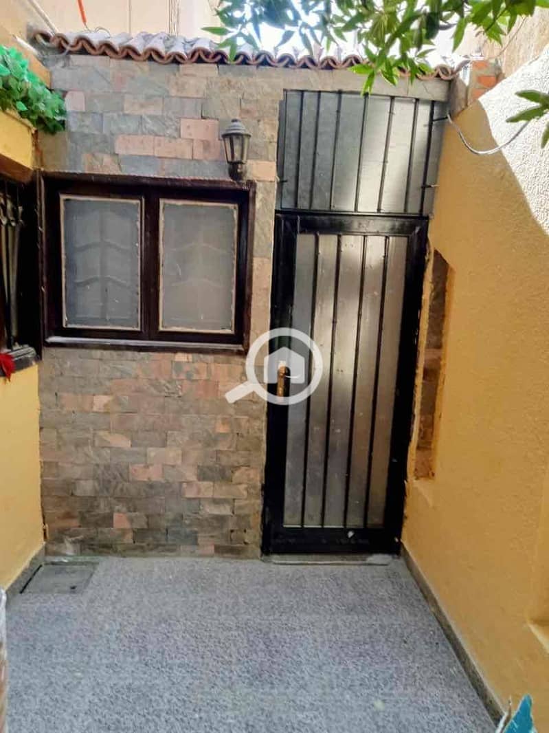 18 3718048c-8328-4695-a419-555ba8b84775. jpg