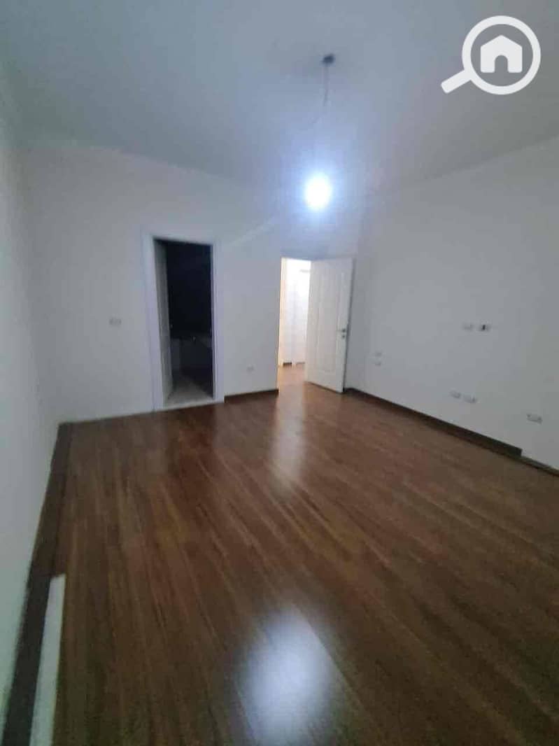 11 9b61e5ca-9a63-4534-a964-0dba3e246350. jpg