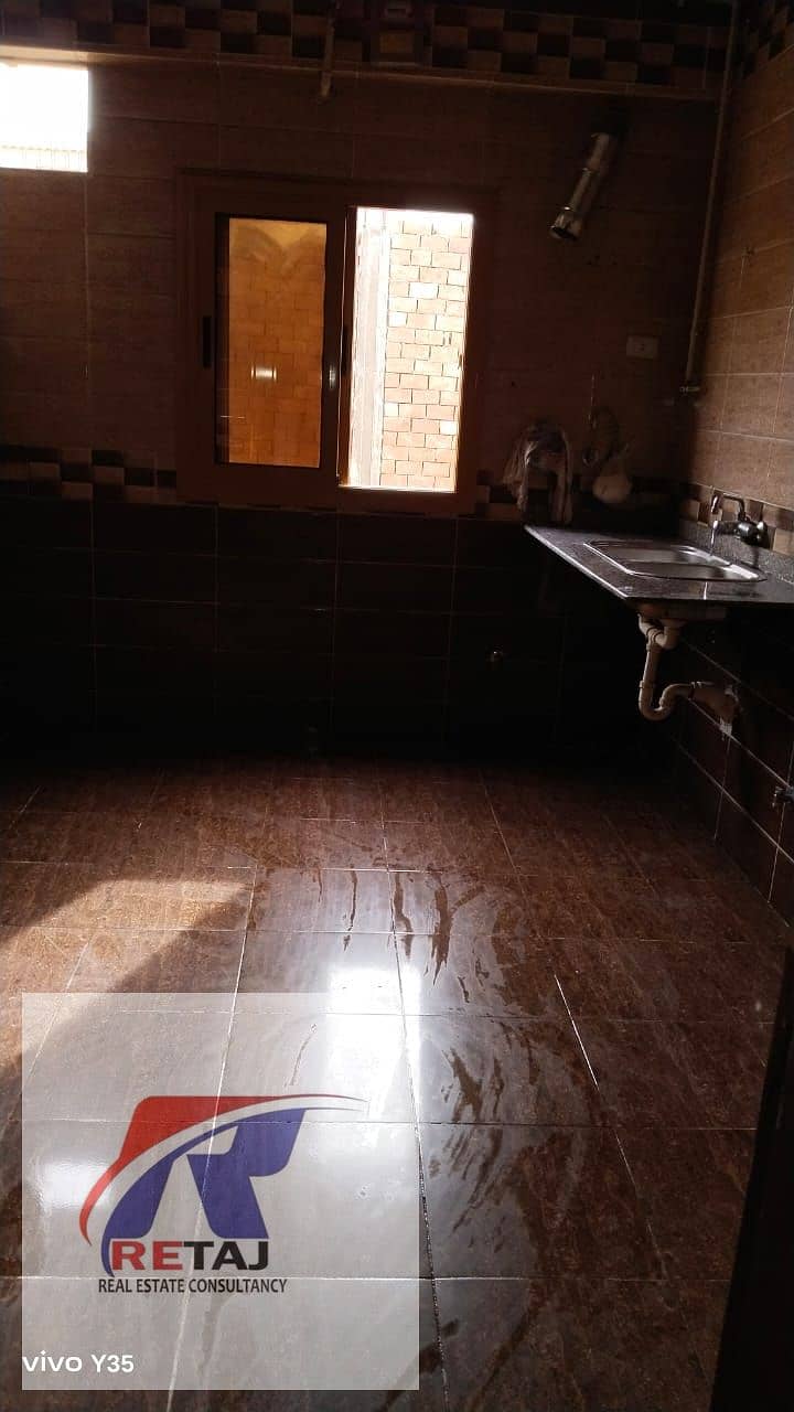 4 84efafbd-4f94-4442-aa3b-392af0d99c0f. jpg