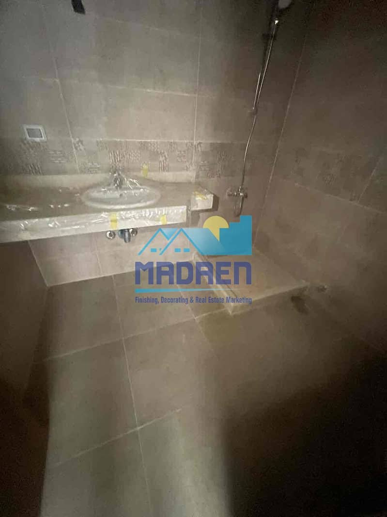 10 2fb10438-269f-47bd-932d-ec253c044655. jpg