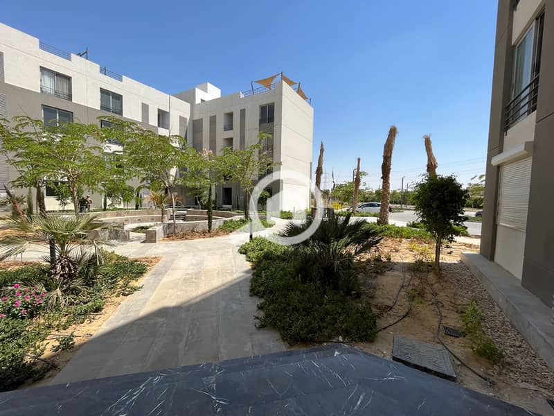 17 WhatsApp Image 2025-09-27 at 12.00. 19_04494284. jpg