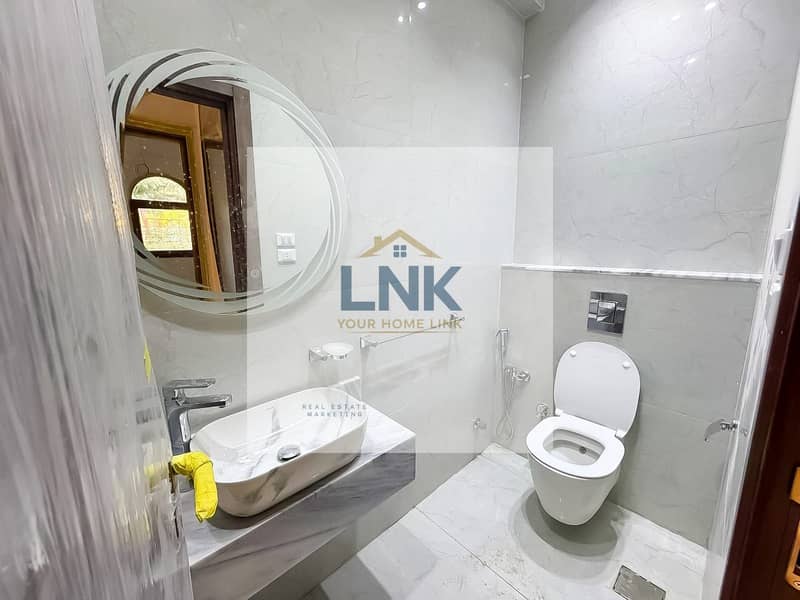 3 2b85fd28-f90c-4ffe-95cf-d6bc48c71bab. jpg