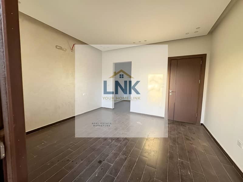 26 e93ab812-1f2c-457e-a8b3-60fba268581d. jpg