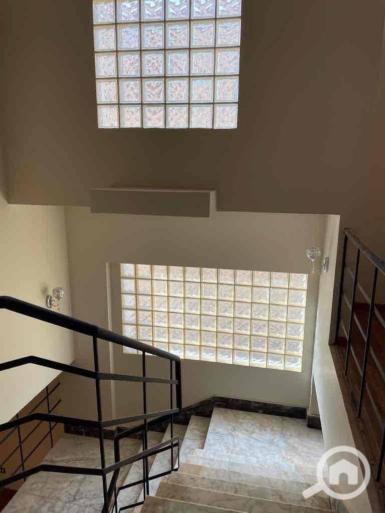 8 83ed8370-ab75-4f68-8a8a-2ba27ef076ef. jpg