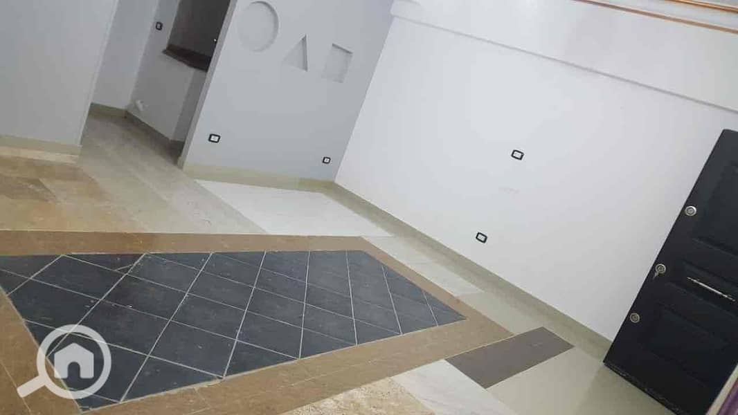 5 0484c773-dfa6-46c2-b815-70cffdcd2f2b. jpg