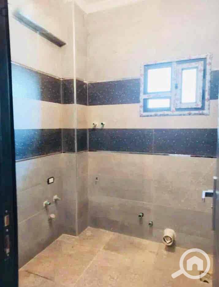 6 160d5a42-c028-4136-9a1b-8a8bd7d3f5e9. jpg