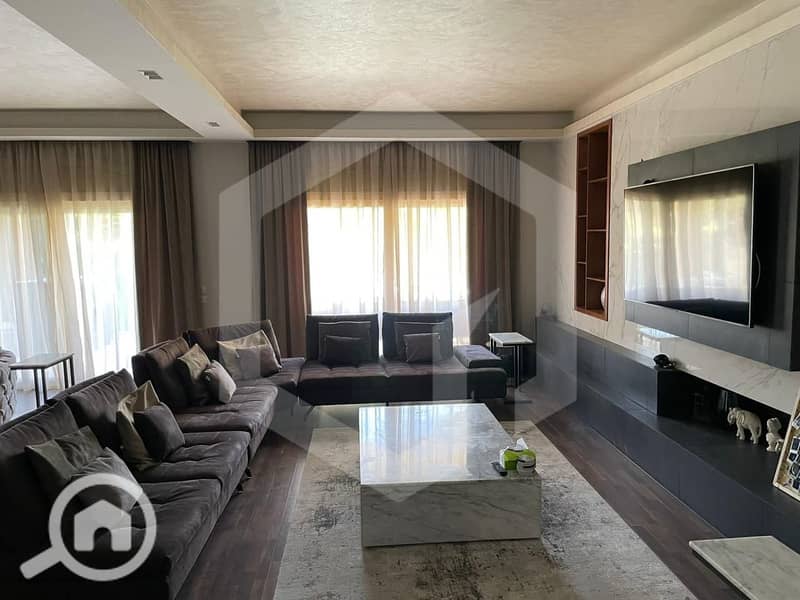 4 Royal Meadows 4. jpg