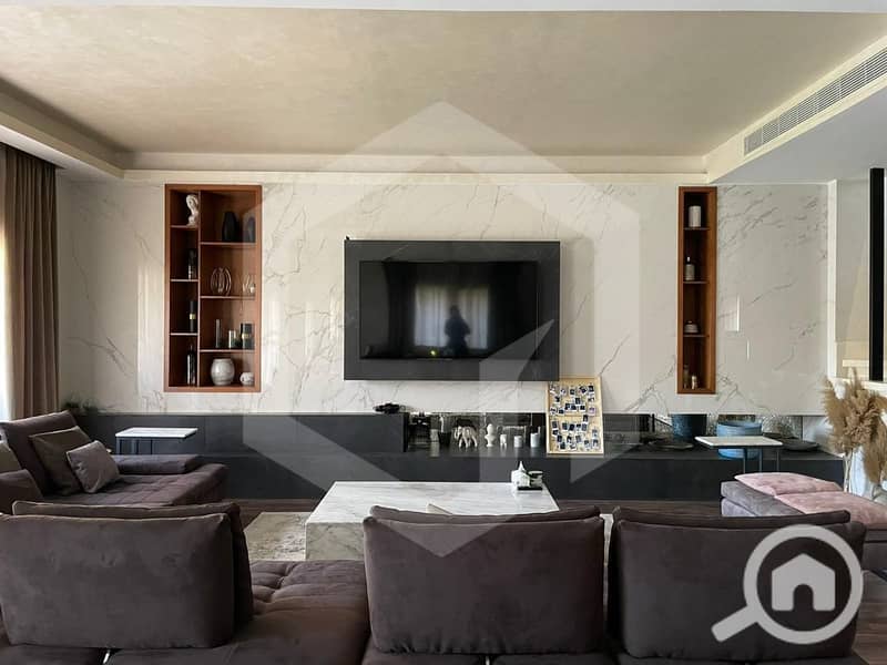 5 Royal Meadows 5. jpg