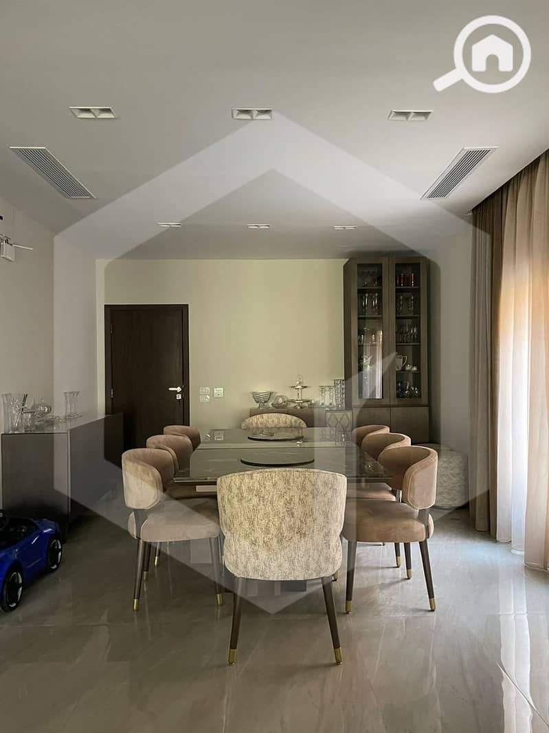 7 Royal Meadows 7. jpg