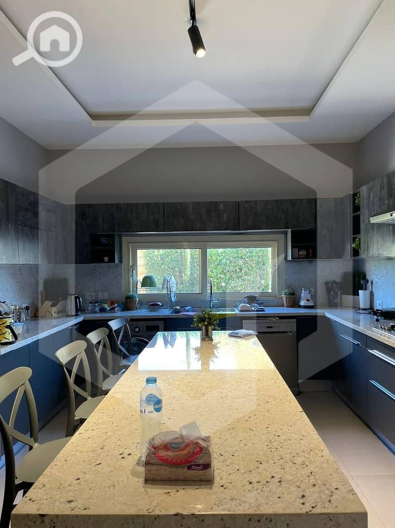 13 Royal Meadows 13. jpg