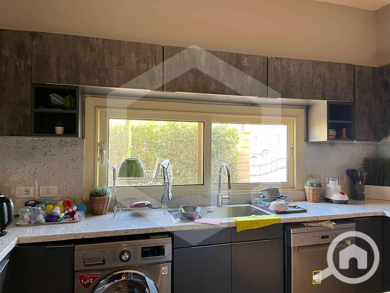 15 Royal Meadows 15. jpg