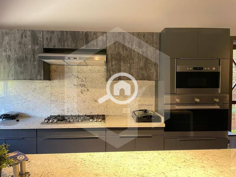 16 Royal Meadows 16. jpg