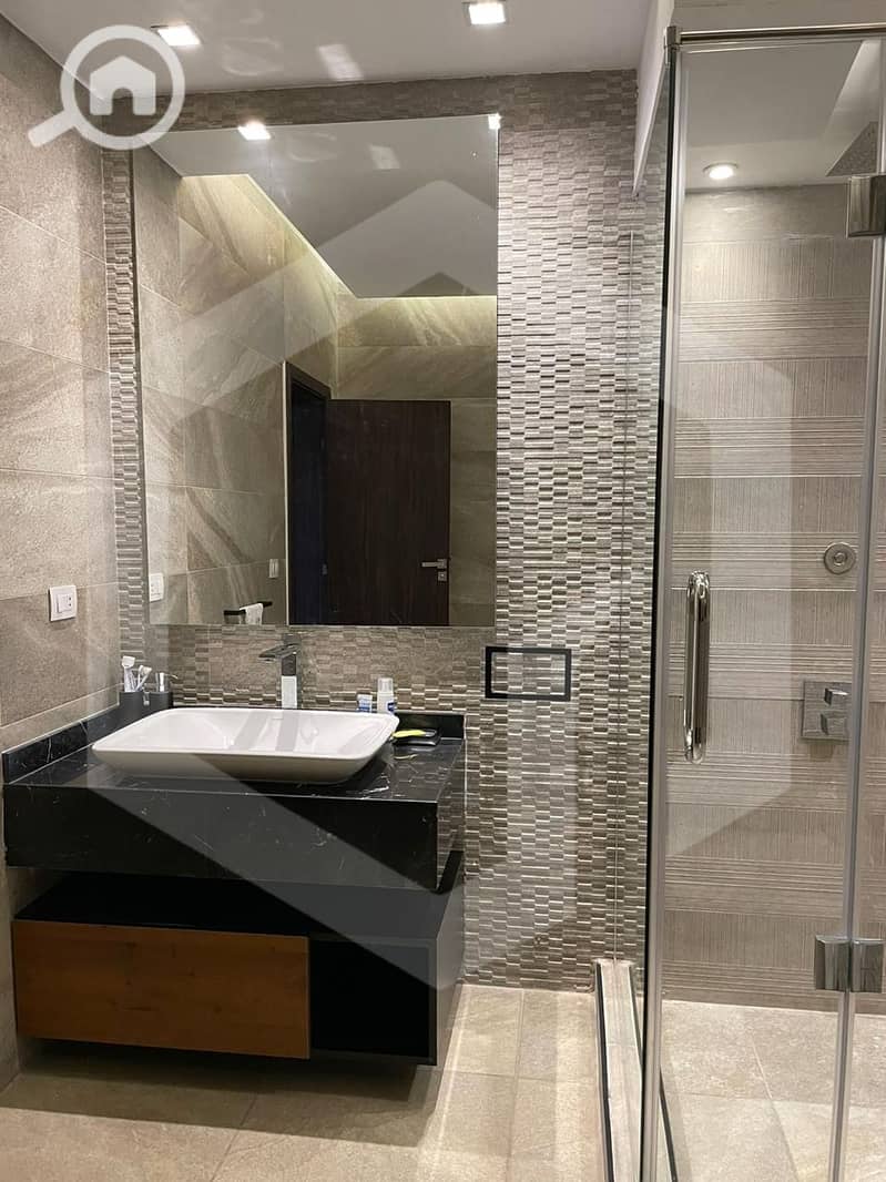 18 Royal Meadows 18. jpg